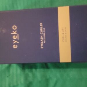 Eyeko Eyelash Curler in Blue and Gold